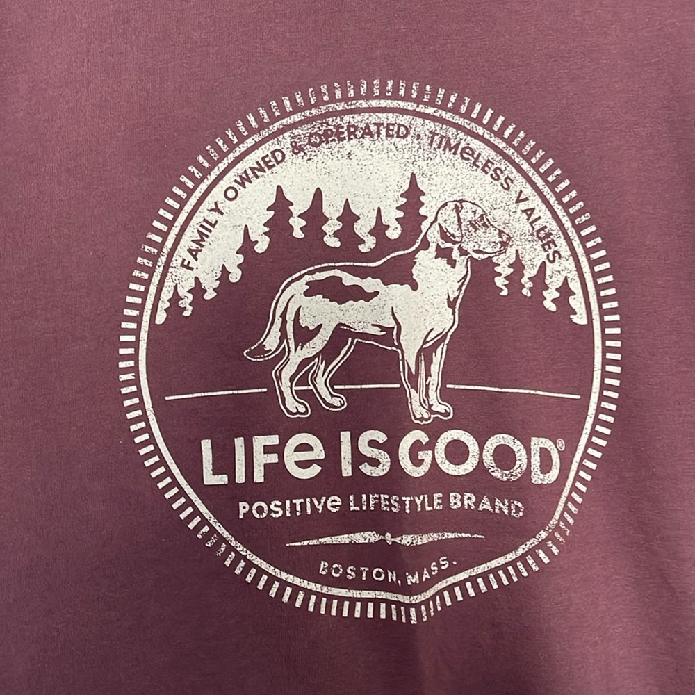 Life Is Good men’s tee. Size medium.